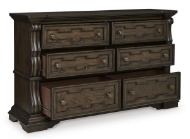 Picture of Maylee Dresser