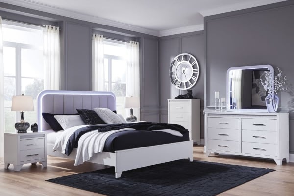 Picture of Frostlyn 6-Piece Upholstered Beroom Set